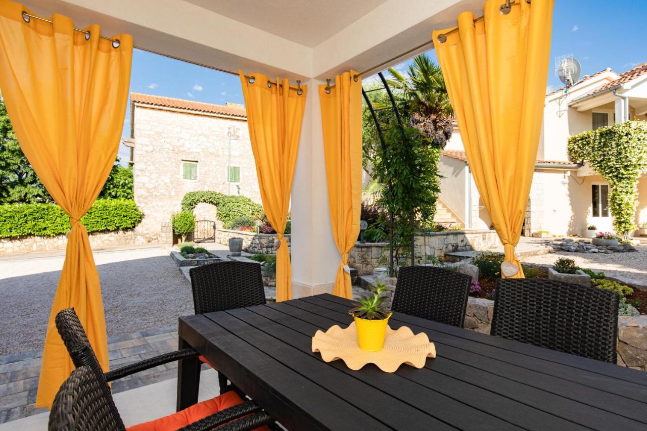Apartman Ivona U Prizemlju Malinska Bagian luar foto