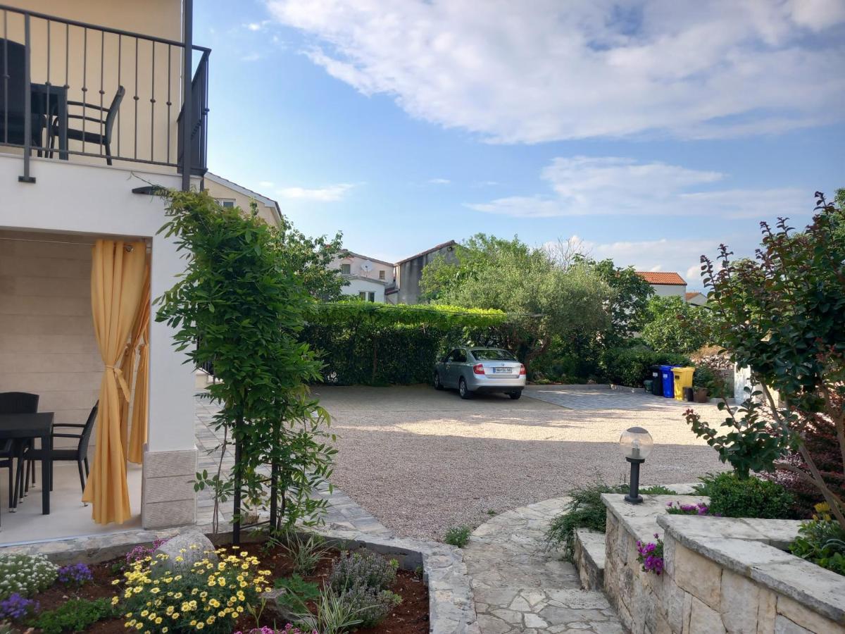 Apartman Ivona U Prizemlju Malinska Bagian luar foto