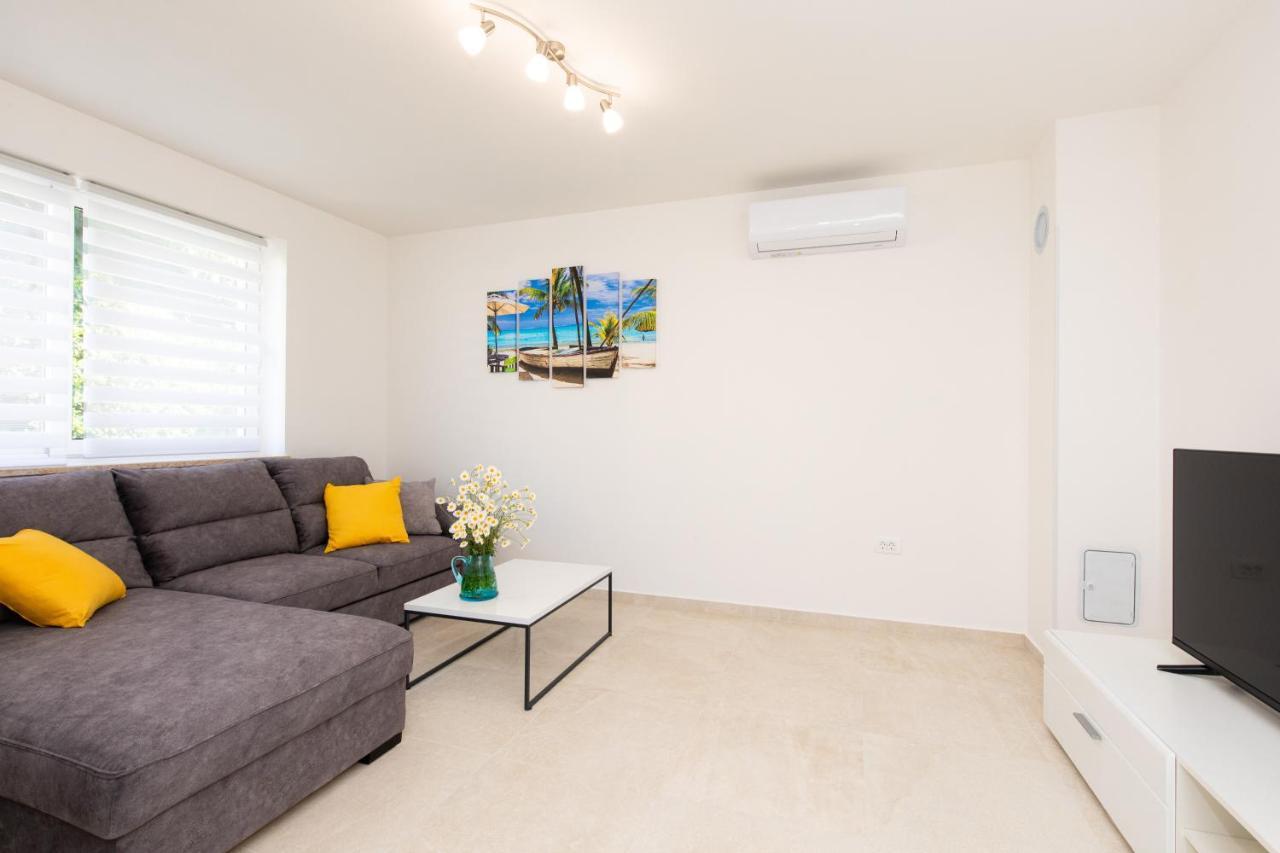 Apartman Ivona U Prizemlju Malinska Bagian luar foto