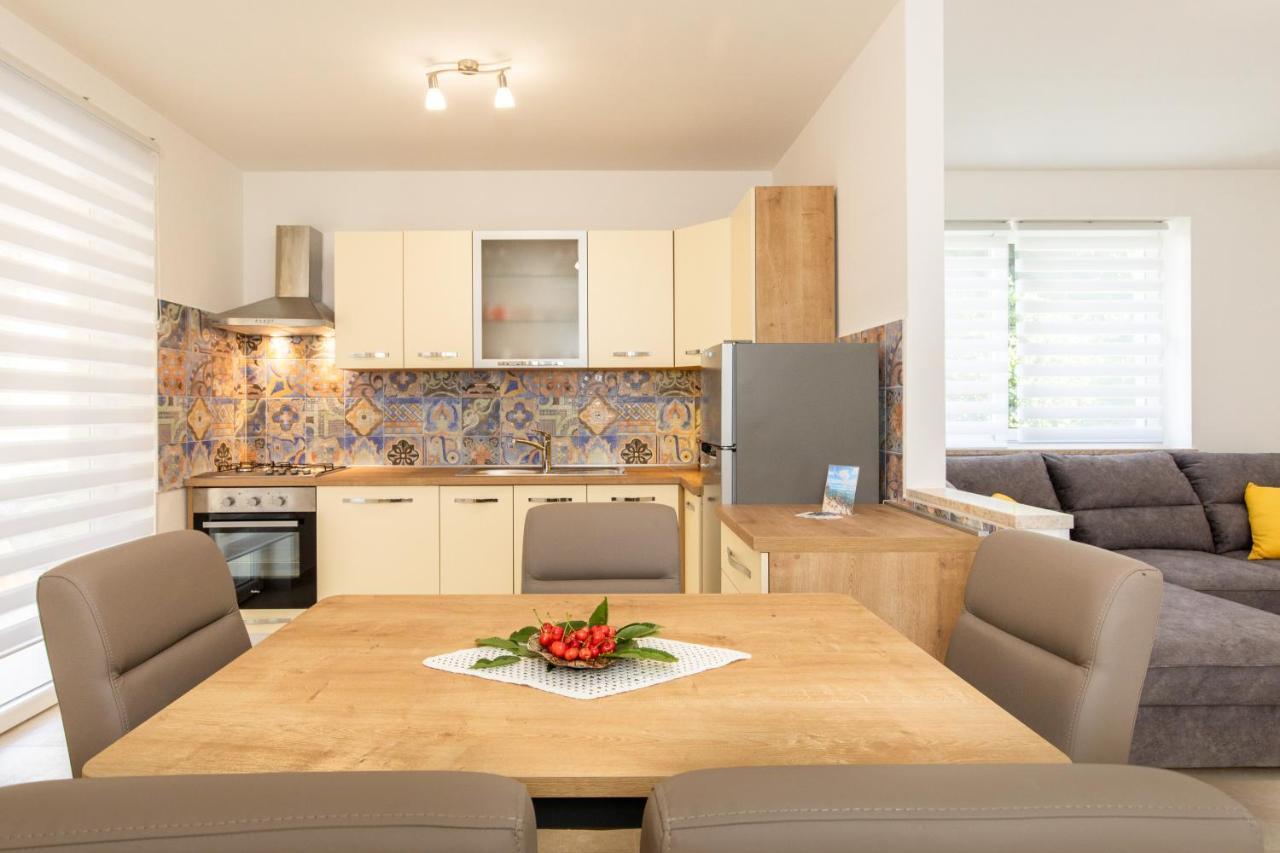 Apartman Ivona U Prizemlju Malinska Bagian luar foto